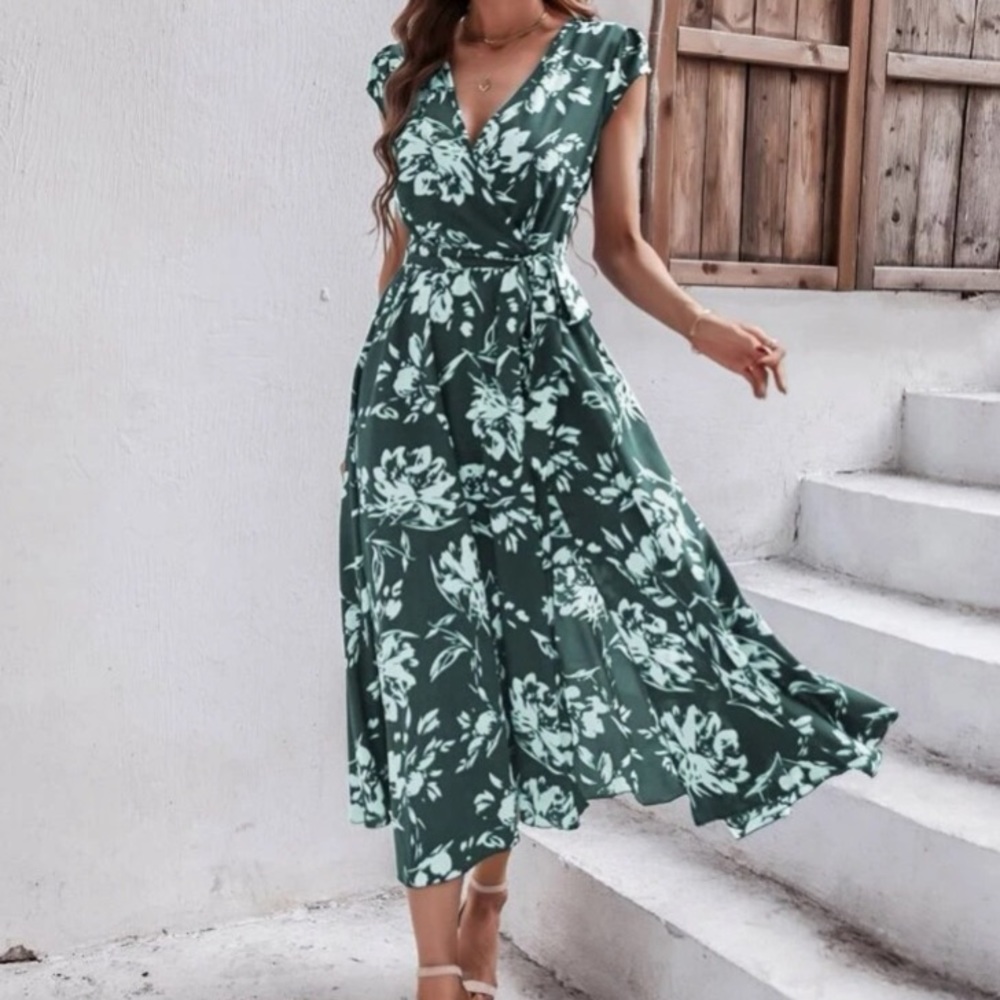 Boho green floral print wrap dress - Picture 3 of 7